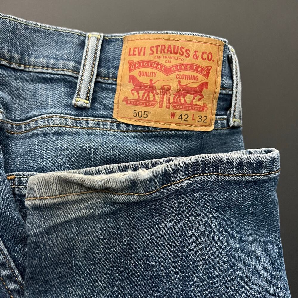 Levi's 505 Straight Leg Relaxed Fit Blue Denim Jeans | Men's Size 42X32 - Picture 4 of 11
